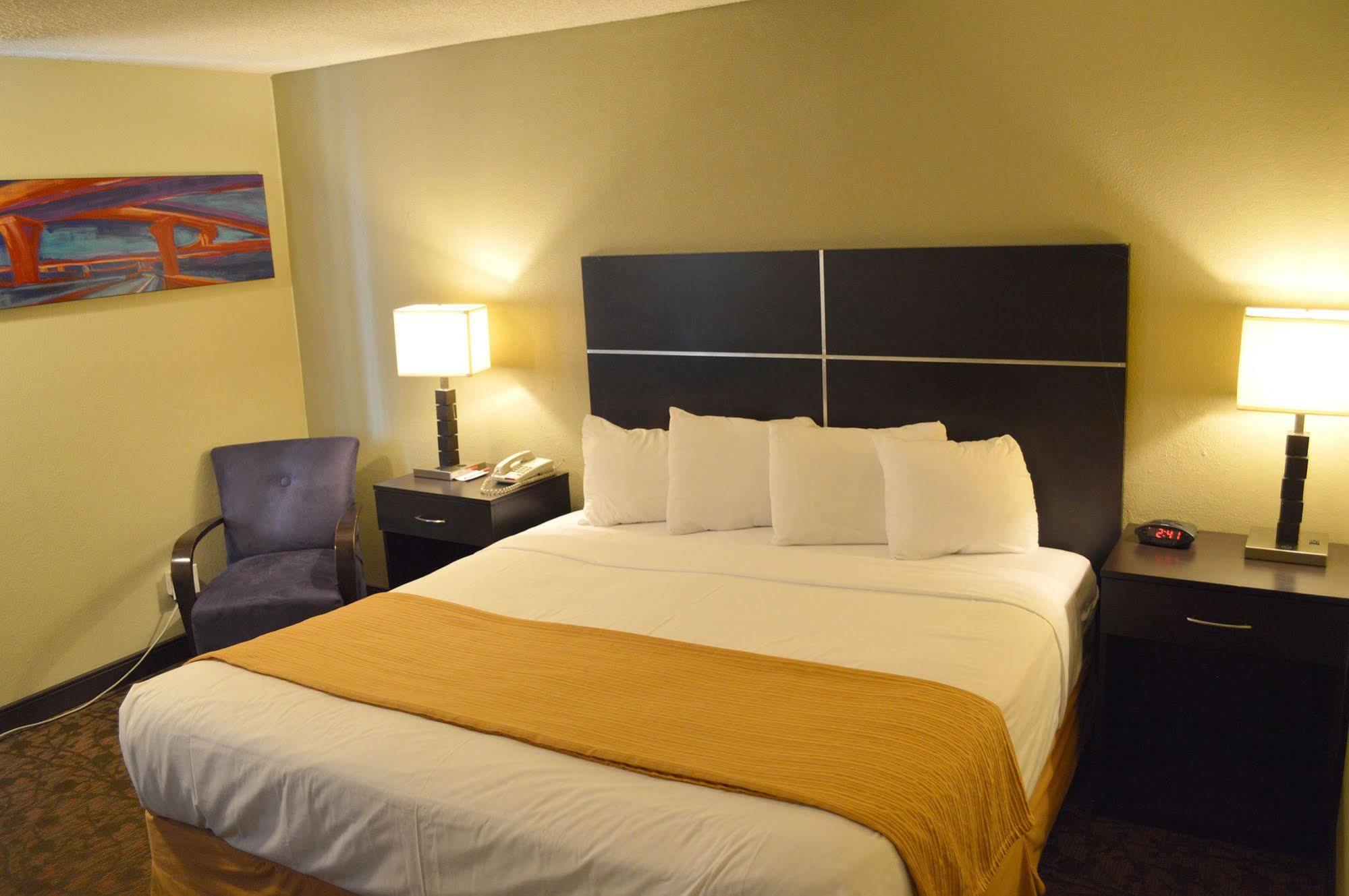 ホテル Ramada By Wyndham Albuquerque East エクステリア 写真