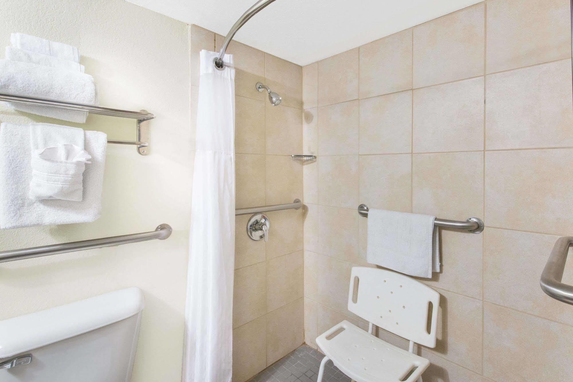 ホテル Ramada By Wyndham Albuquerque East エクステリア 写真